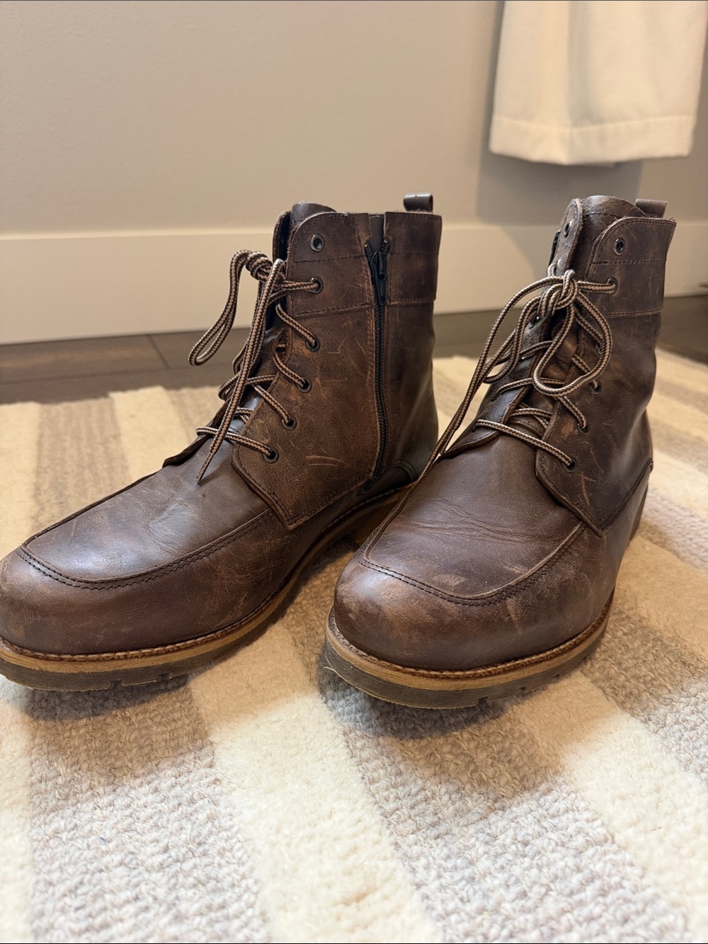 Men's Brown Leather Chukka Boots with Side Zip